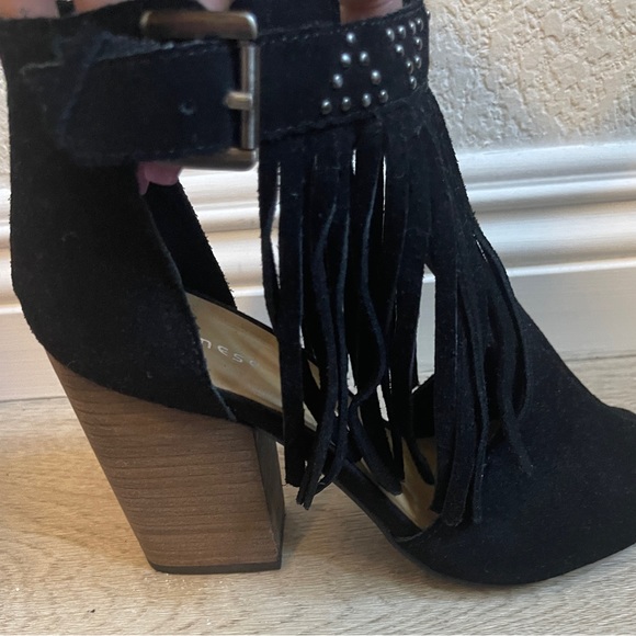 Chinese Laundry Boho genuine suede fringe stacked wood heel sandal booties … - Picture 7 of 7
